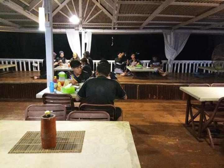 Long Beach Garden Kampung Kuala Besut ภายนอก รูปภาพ
