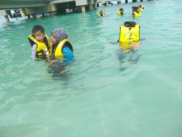 Long Beach Garden Kampung Kuala Besut ภายนอก รูปภาพ